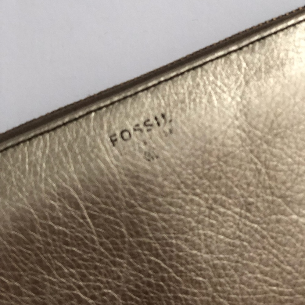 Fossil Gold Wallet - Picture 2 of 3